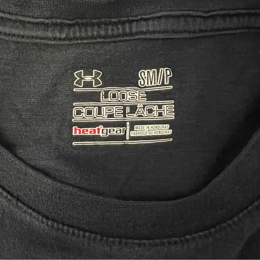 Under Armour Black and Red Short Sleeve Tee - Picture 5 of 7
